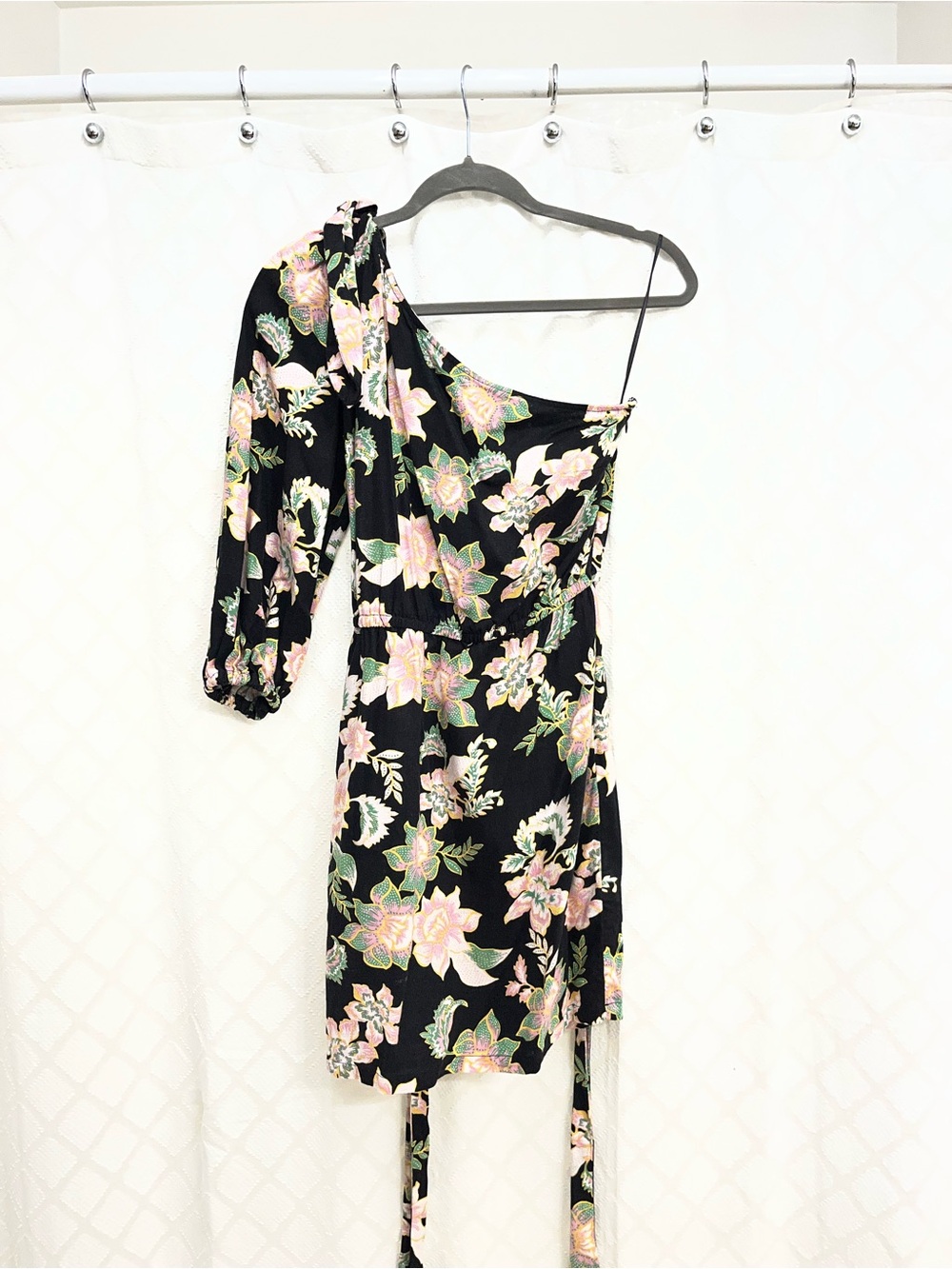 Who What Wear One-Shoulder Black Floral Mini Dress